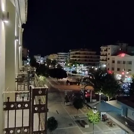 Στη Στοά Βαρβουτσή Στούντιο Νούμερο 4 Apartment Kalamata Exterior photo