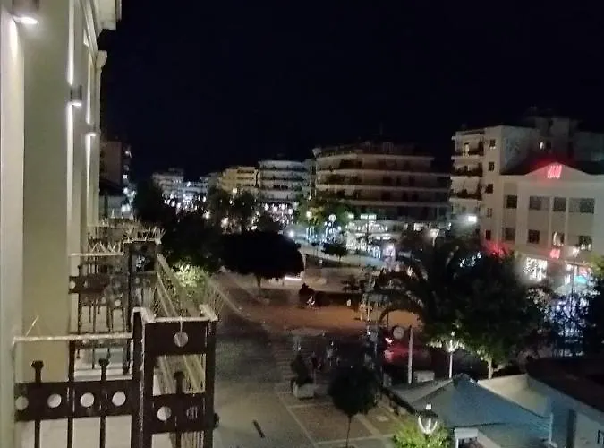 Στη Στοά Βαρβουτσή Στούντιο Νούμερο 4